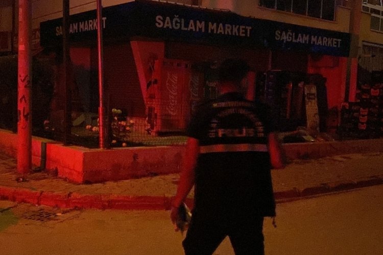 17 yaşındaki genç, tanımadığı şahıslar tarafından bıçaklandı