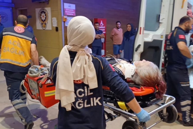 Bursa'da korkutan anlar! Üst geçidi kullanmayınca...