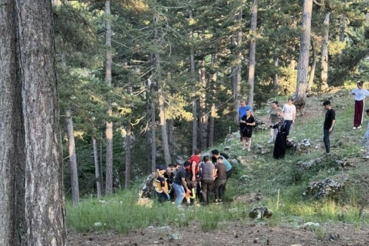 Ormanlık alanda uçurumdan yuvarlanan kadın yaralandı