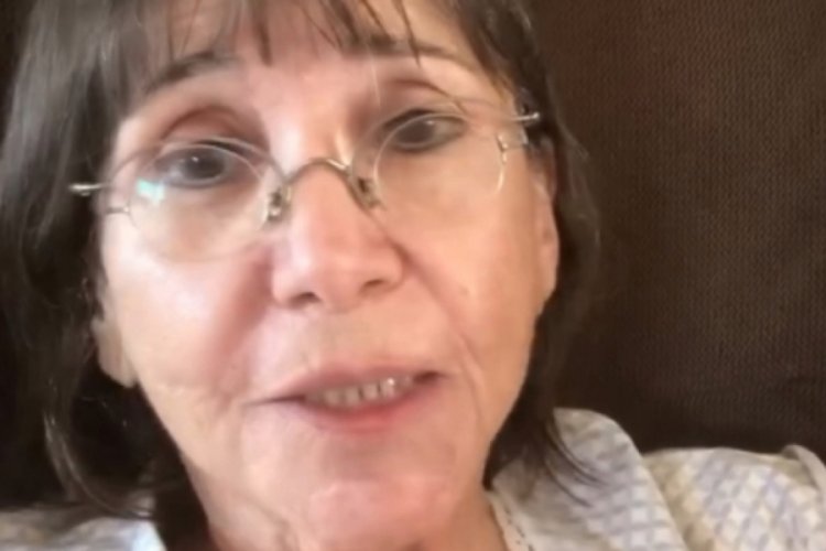 Gül Onat sitem etti