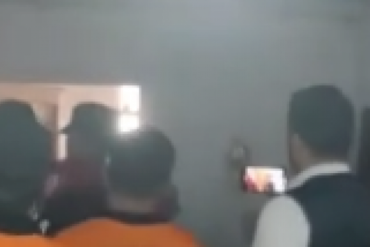 Bursa'da her yerde aranan Burak böyle bulundu! Duygu dolu anlar...