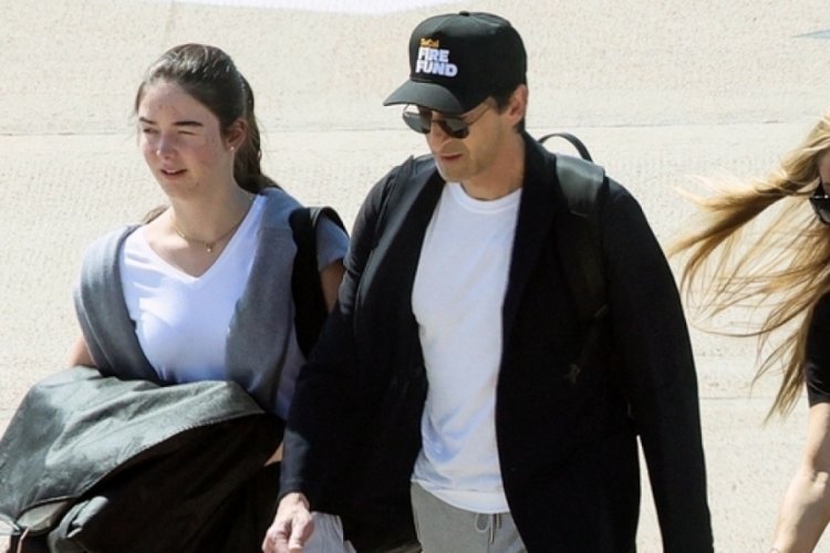 Adrien Brody'nin yakın dostlarıyla Sardunya tatili