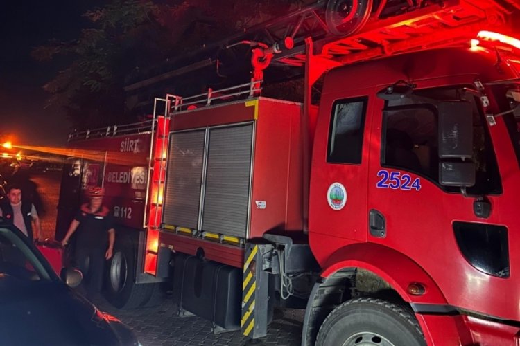 Siirt'te polis lojmanında korkutan yangın: 13 kişi dumandan etkilendi