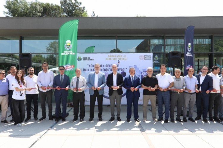 İnegöl Kent Meydanı "TÜBİTAK Bilim Fuarı Festivaline" ev sahipliği yaptı