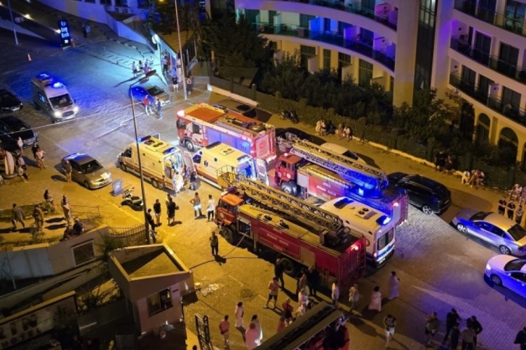 5 yıldızlı otel yangını! 622 kişi tahliye edildi