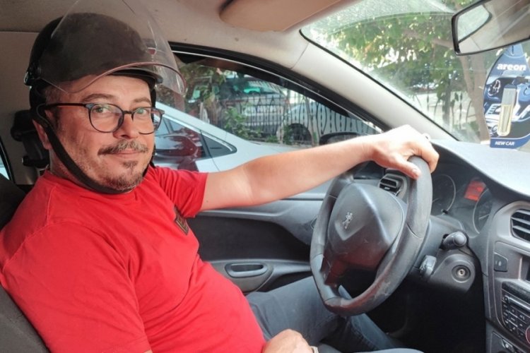 Otomobil sürücüsüne 'kask cezası' yazıldı!