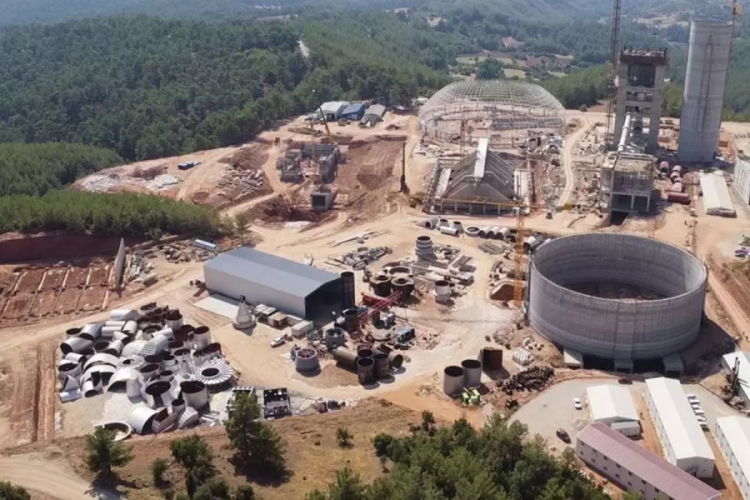Resmen bir ilk! Valilik çimento fabrikası için belediyeye dava açtı!