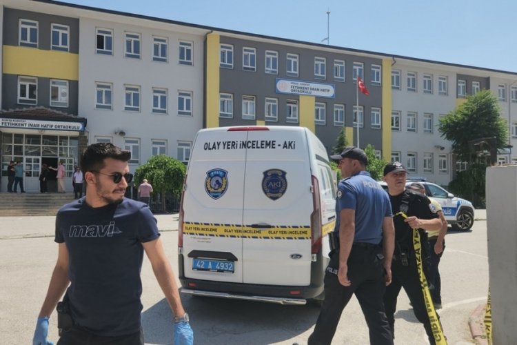 Okula korkunç silahlı saldırı! Öğretmen hayatını kaybetti