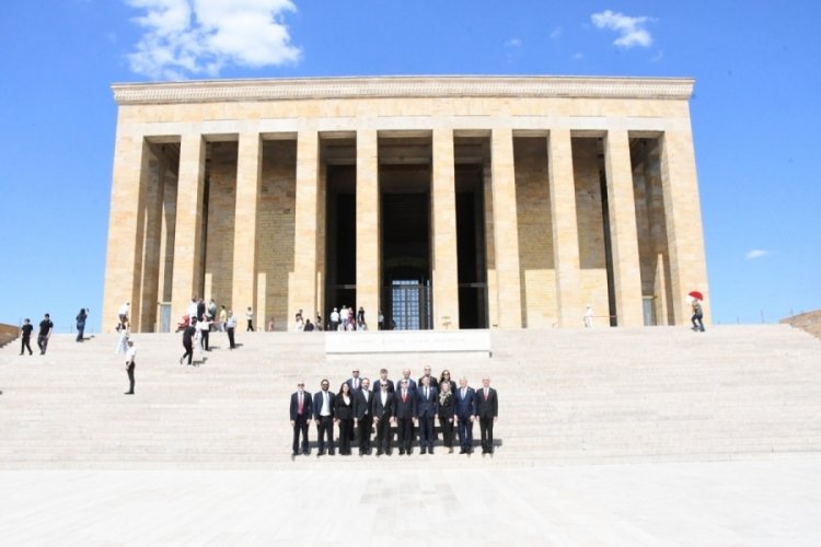 BALKANTÜRKSİAD'dan Anıtkabir'e ziyaret