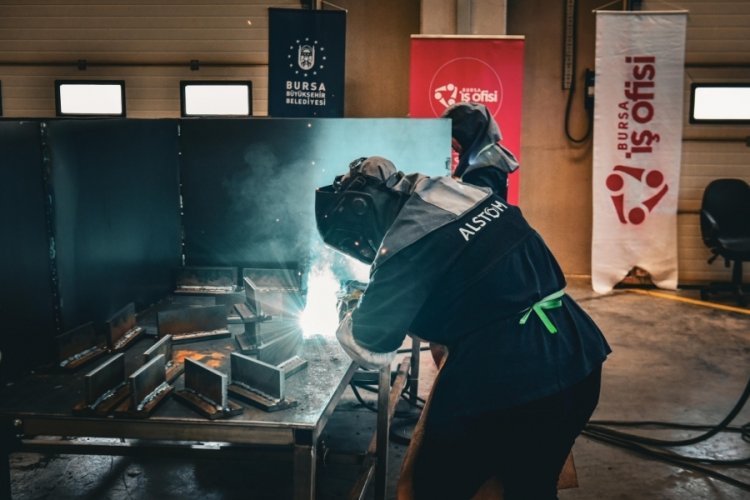 Bursa'da eğitim alan kadınlar kaynak ustası olarak istihdam edilecek