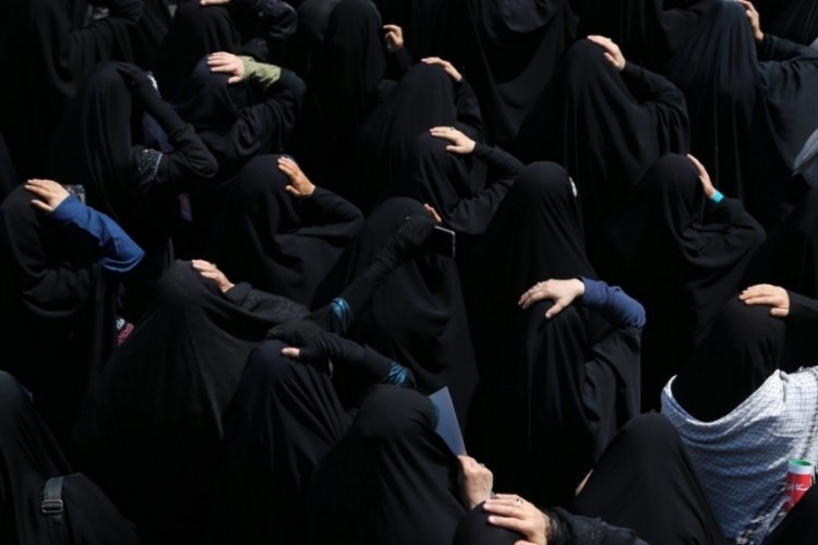 İran'ın başkenti Tahran'da halktan intikam çağrısı