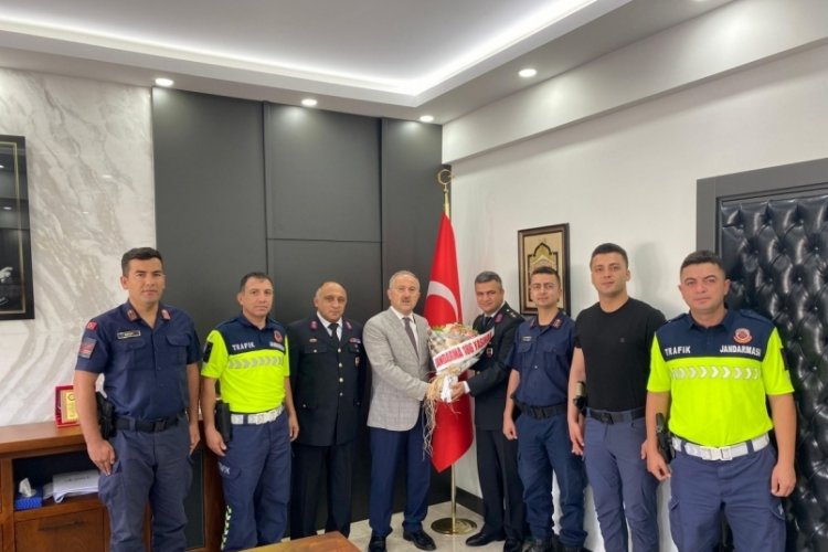 Kaymakam Karamehmetoğlu ilçe jandarma komutanlığını makamında ağırladı