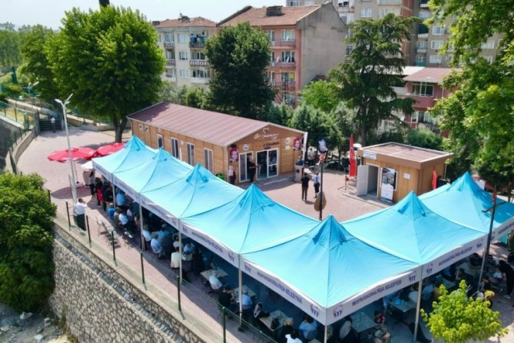 Mahmut Çolakoğlu Parkı'nda "Gülümseyen Kafe" Hizmete Girdi
