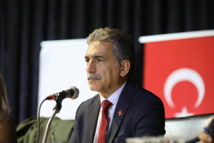 Gemlik Belediye Başkanı Deviren'den yangın ile ilgili açıklama! ''Dikkatli olmalıyız''