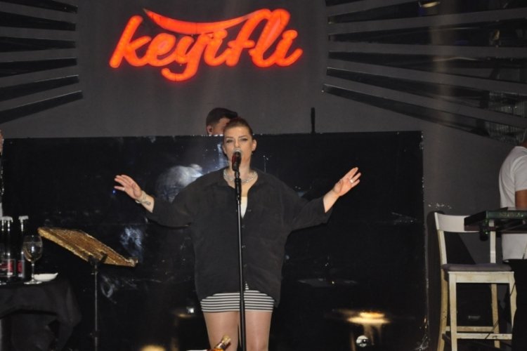 Simge Akşar ile Bursa'da 'Keyifli' gece