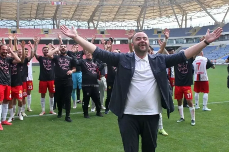 Taraftar isyanda! 17 yıl sonra takımı şampiyon yapıp bırakma kararı aldı
