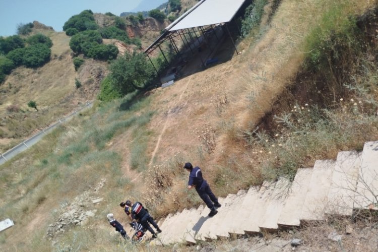 Bisikletiyle dereye uçan çocuk hayatını kaybetti