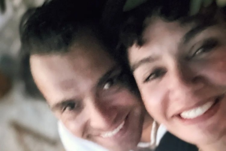 Birce Akalay ve Hakan Kurtaş romantik pozlarına yenilerini ekledi