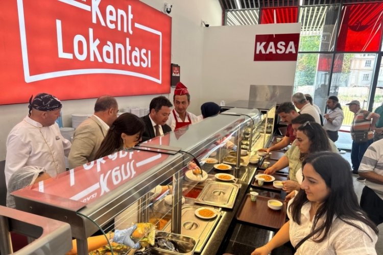 Osmangazi Belediyesi'nden Ferdi Zeyrek anısına yemek ikramı