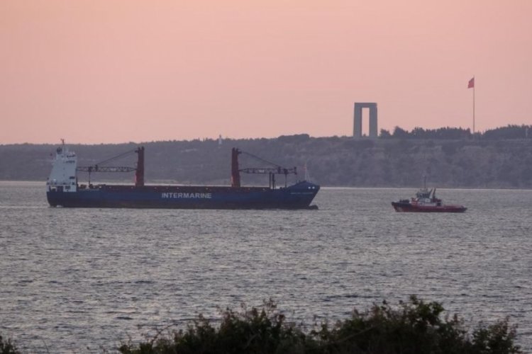 Çanakkale Boğazı'ndan geçen yük gemisinde yangın