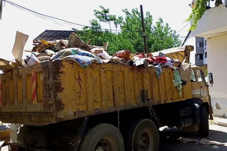 Kötü kokuların geldiği evden çıkanlar şoke etti!