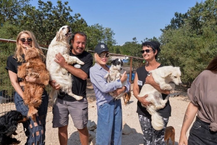 Süperstar Ajda'dan Bursa'da barınak ziyareti