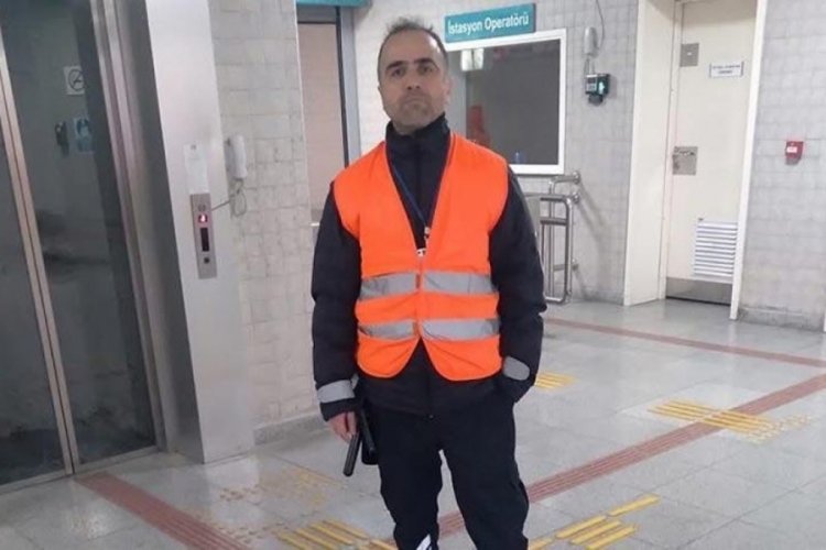 Trende sigara içtiği için kendisini uyaran güvenlik görevlisini öldürdü