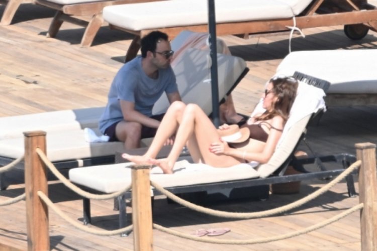 Selçuk İnan ile eşi tatil sezonunu, Türkbükü'nde açtı