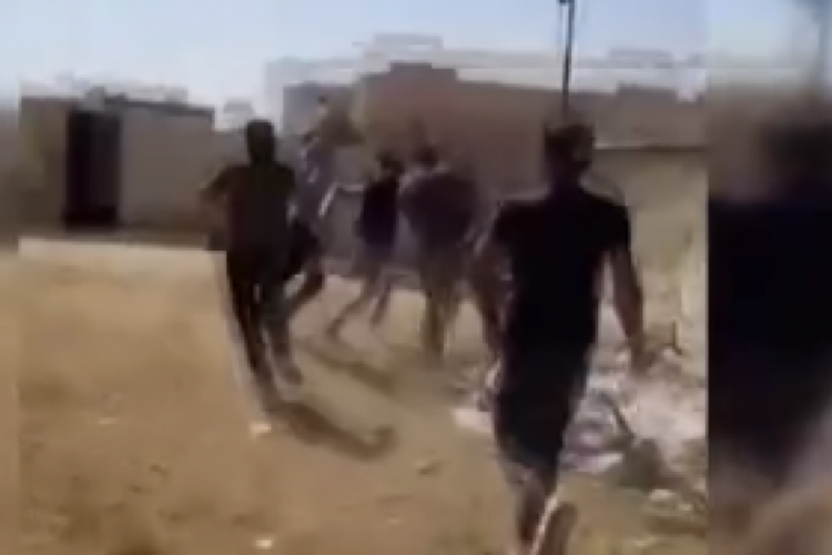Pazarcının taş ve sopalarla darp edildiği anlar kamerada