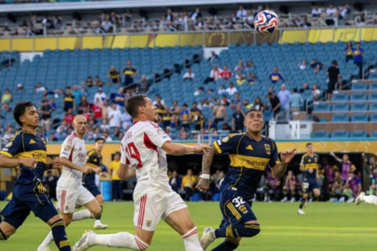 FIFA Kulüpler Dünya Kupası'nda statlar boş kaldı