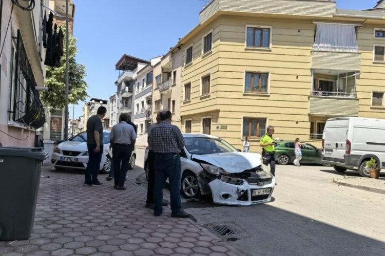 Bursa'da korkutan kaza! 3 yaralı