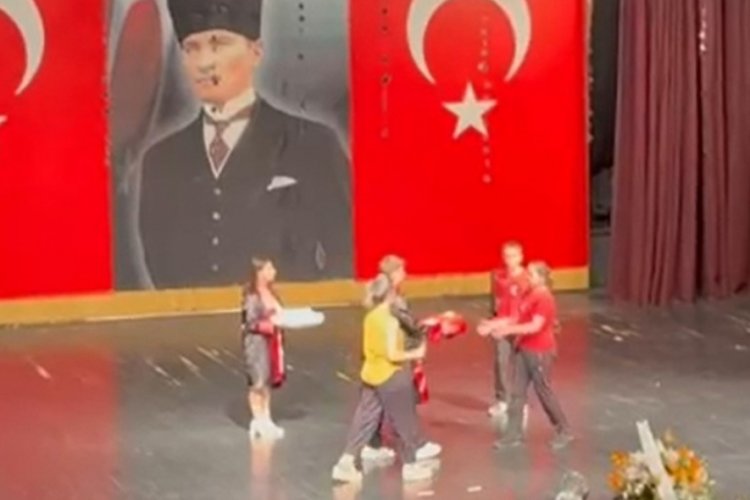 Bursa'da duygulandıran mezuniyet!
