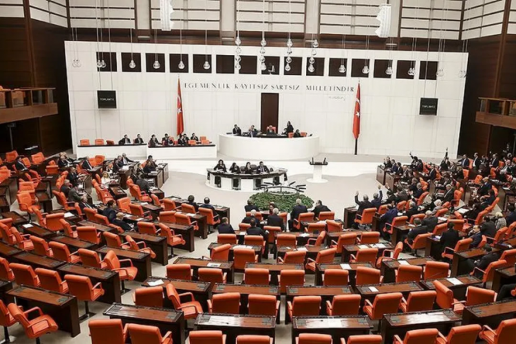 TBMM'de kabul edildi: Nüfusu 5 bini aşan yerlere belediye kurulabilecek