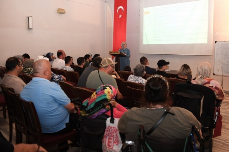 Engelliler bireyler haklarını Bursa Osmangazi'de öğrendi