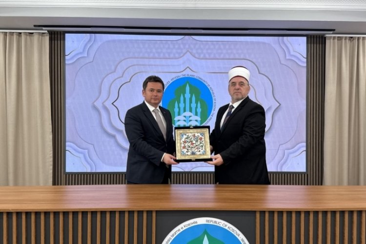 Bursa Osmangazi Belediye Başkanı Aydın'dan Kosova'da ziyaretler