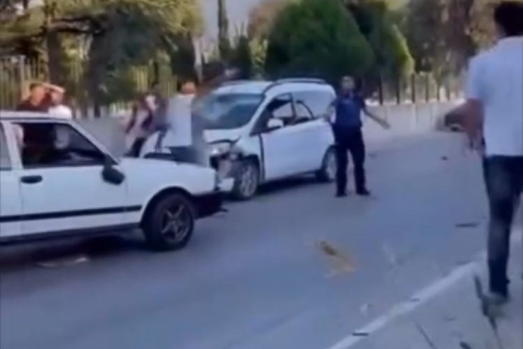 Bursa'da hem kazaya karıştı, hem dehşet saçtı!