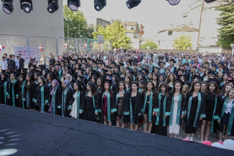 Nuri Erbak Anadolu Lisesi'nde, torun Ömer Kızıl'dan başarılara ödül