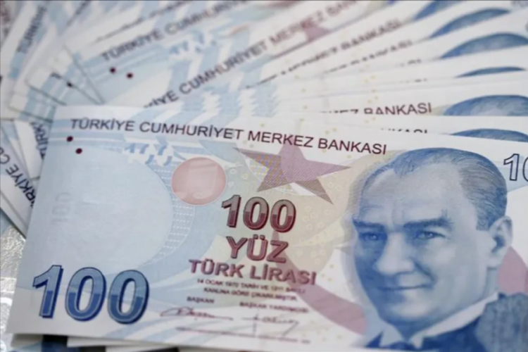 KKM geriledi, krediler ve mevduatta hızlı artış