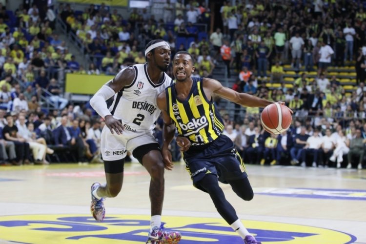 Fenerbahçe, final serisinde 2-0 öne geçti