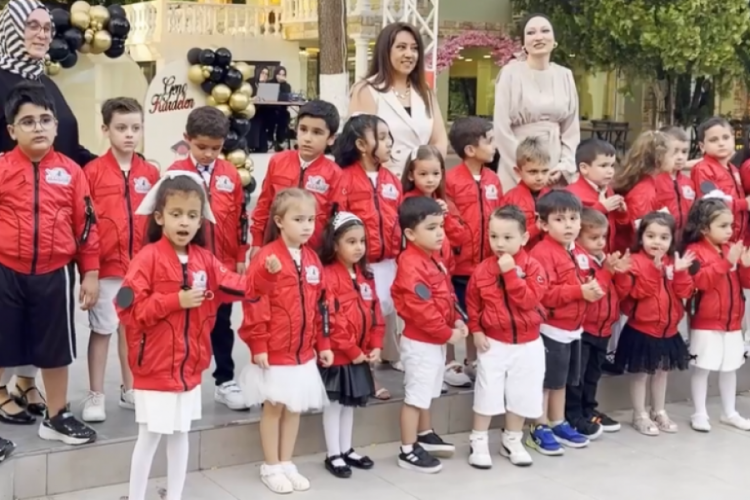 Bursalı minikler sahnede!