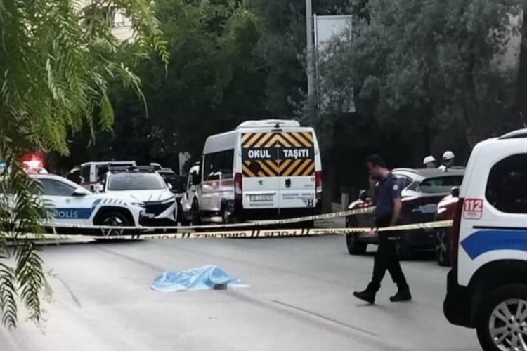 Korkunç anlar! Kadının üzerinden 2 kere geçti