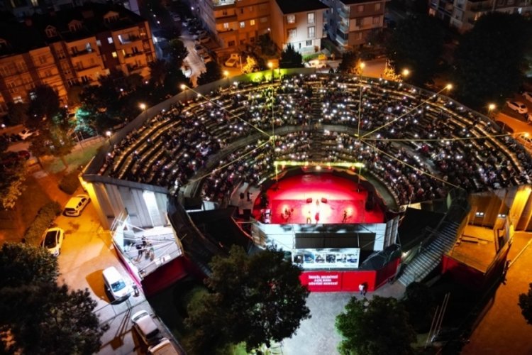 İnegöl Belediyesi Halk Dansları Topluluğu 14. yılını muhteşem bir geceyle kutluyor