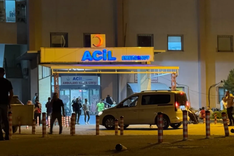 Lokantada bıçaklı kavga! Genç kadın iş arkadaşı tarafından öldürüldü