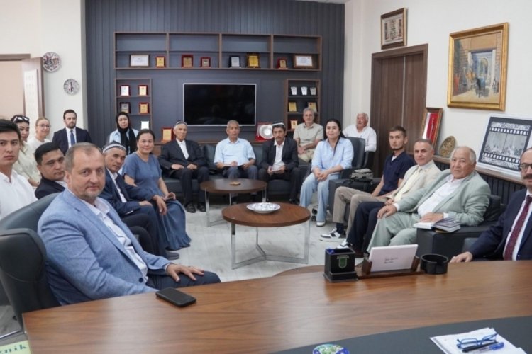 Özbek basın heyeti, Bursa'daki gazetecilerle bir araya geldi
