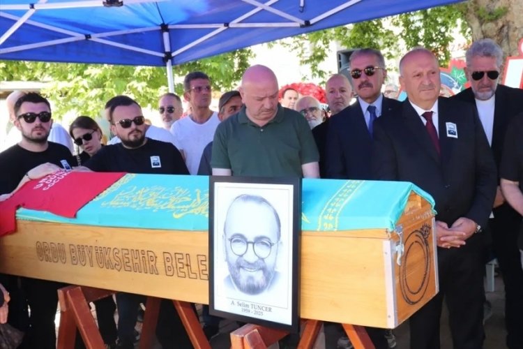 Yapımcı Ahmet Selim Tuncer son yolculuğuna uğurlandı