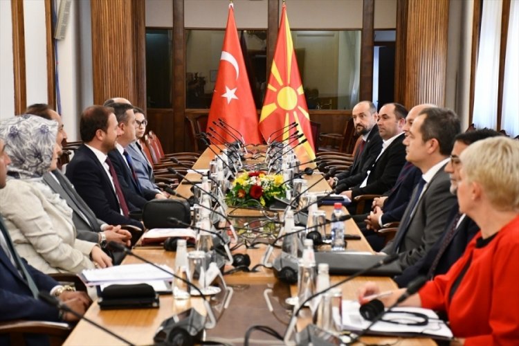 Türkiye ile Kuzey Makedonya meclislerinin dostluk grubu temsilcileri Üsküp'te bir araya geldi