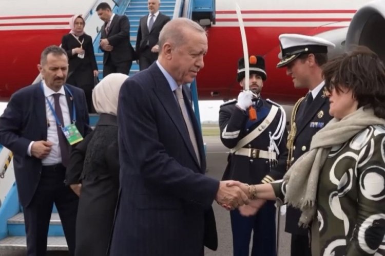 Cumhurbaşkanı Erdoğan özel uçak "TUR" ile Amsterdam'da