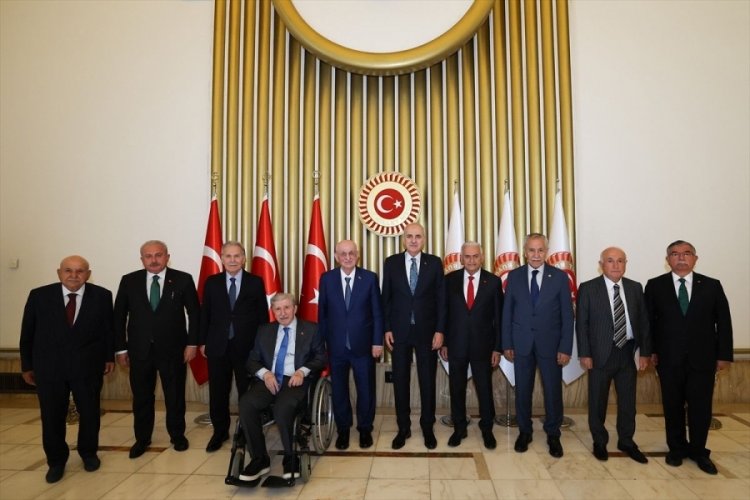 TBMM Başkanı Kurtulmuş, eski Meclis başkanlarıyla bir araya geldi