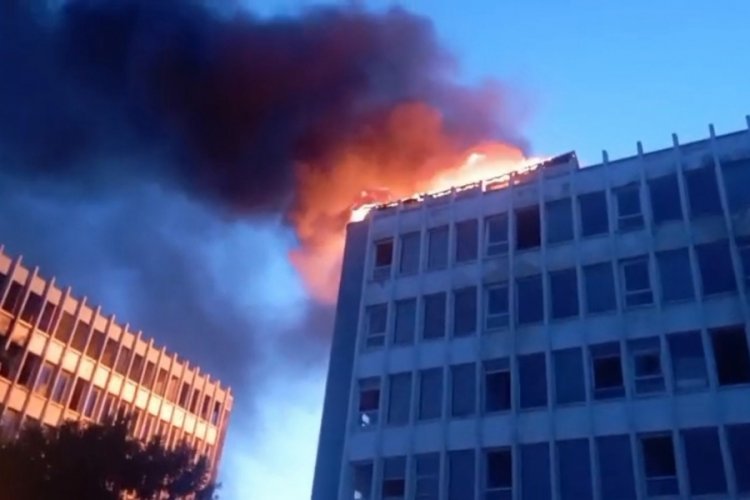 İstanbul Kartal'da bina yangını! Ekipler müdahale ediyor