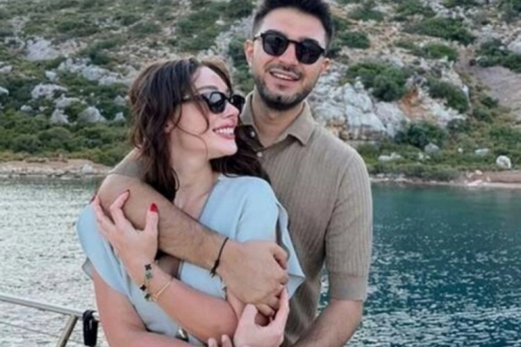 Rabia Soytürk'ten aşk pozu